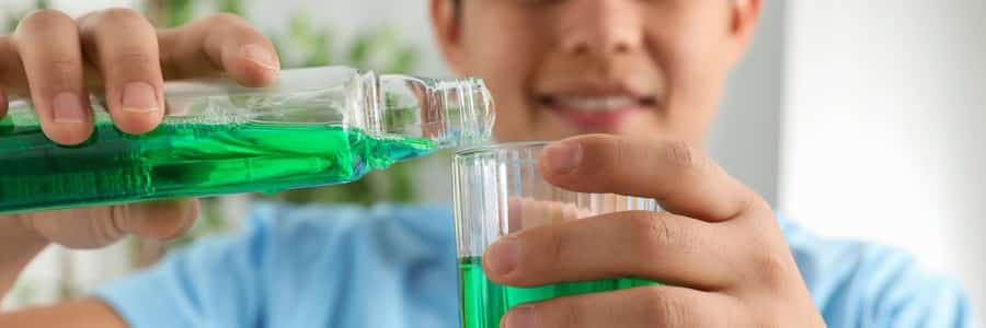 The Facts Behind Alcohol-Based and Alcohol-Free Mouthwash